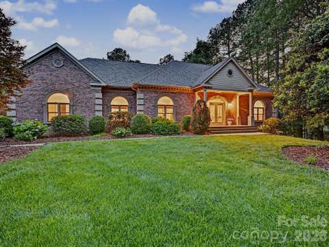 Photo for 6002 Bluebird Hill Lane