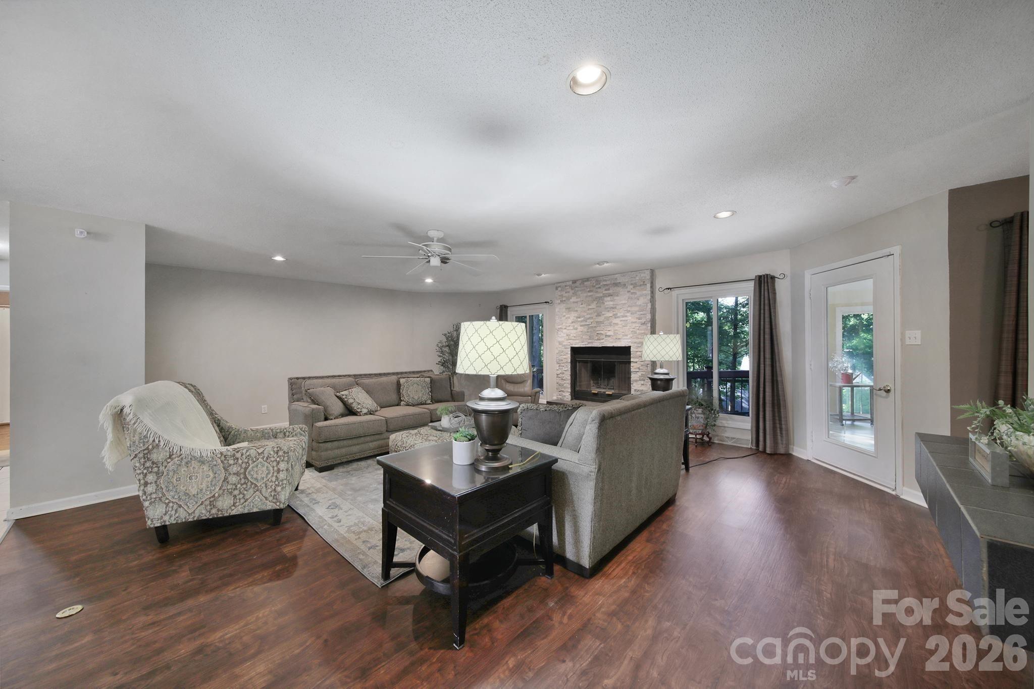 Tega Cay - Residential