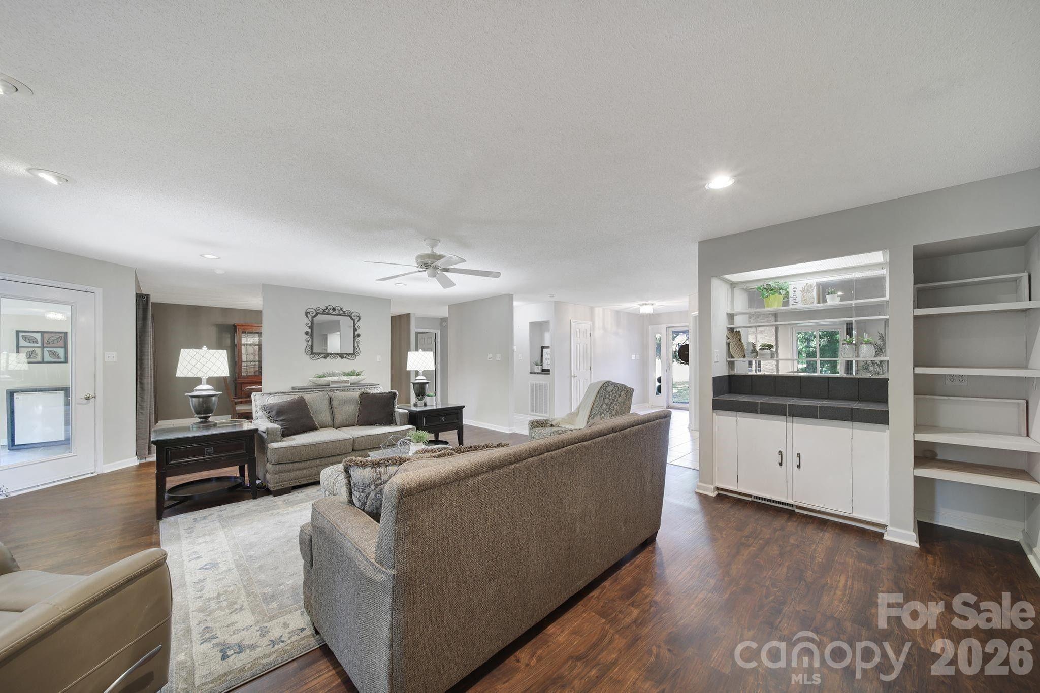 Tega Cay - Residential
