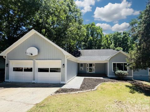 Photo of 26037 Windjammer Drive, Fort Mill, SC 29708 (MLS # 4381208)