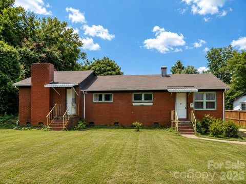 Photo of 3308 Sutton Drive, Charlotte, NC 28216 (MLS # 4411744)