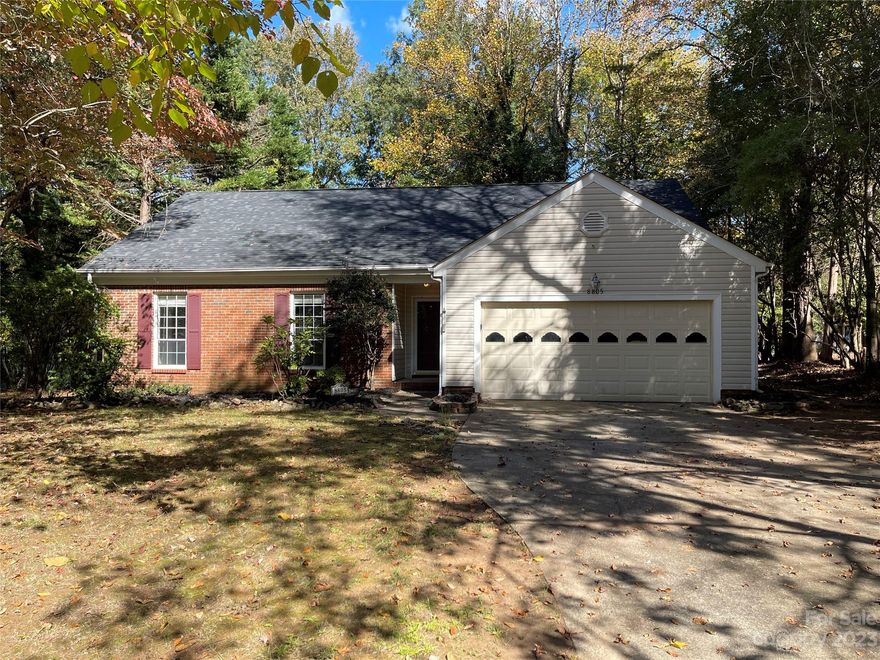 This 3-bedroom 2 bathrooms ranch home with a 2 car garage. Ready for your touch to make it meet your real-estate goals.