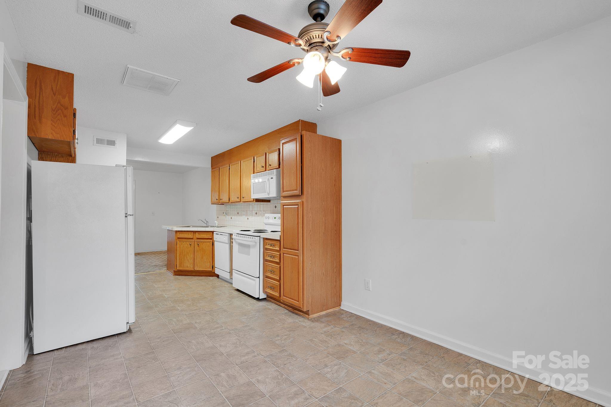 White Oak Manor - Residential