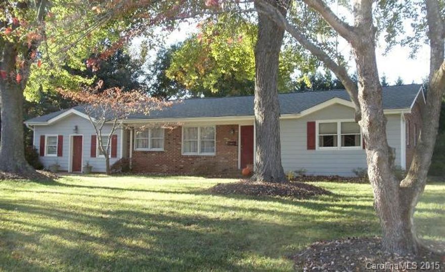 Traditional brick ranch in established neighborhood with lots of renovations including; new carpet in the
MB & LR-2011; refinished hardwood floors-2012; new laminate floor in kitchen-2008; new roof-2008; new gutters w/guard-2008; new nat’l gas hot wtr htr-2011; fully renovated bathrooms & laundry room; New custom deck/patio-2014. Ceiling fans in den, kitchen, BR’s. Large den with built in cabinetry & craft room. Kitchen has lots of storage with custom features in cabinetry.