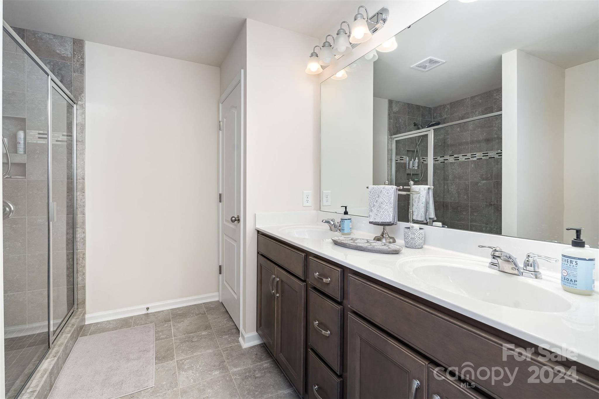 Queensbridge - Residential