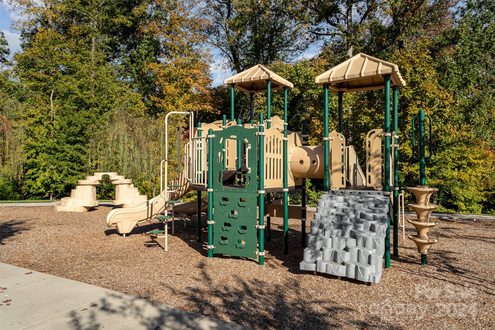 Queensbridge - Residential