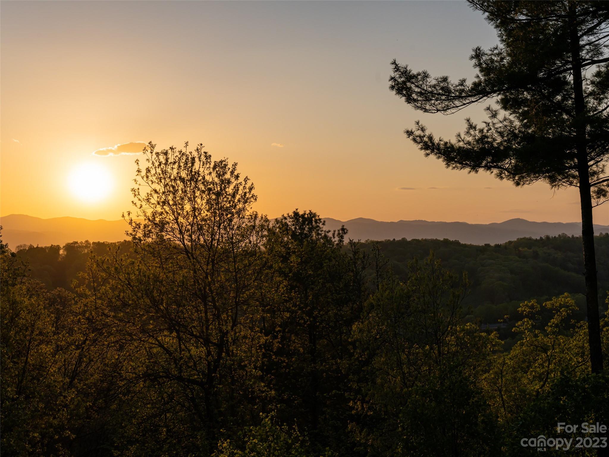 Reynolds Mountain - Residential