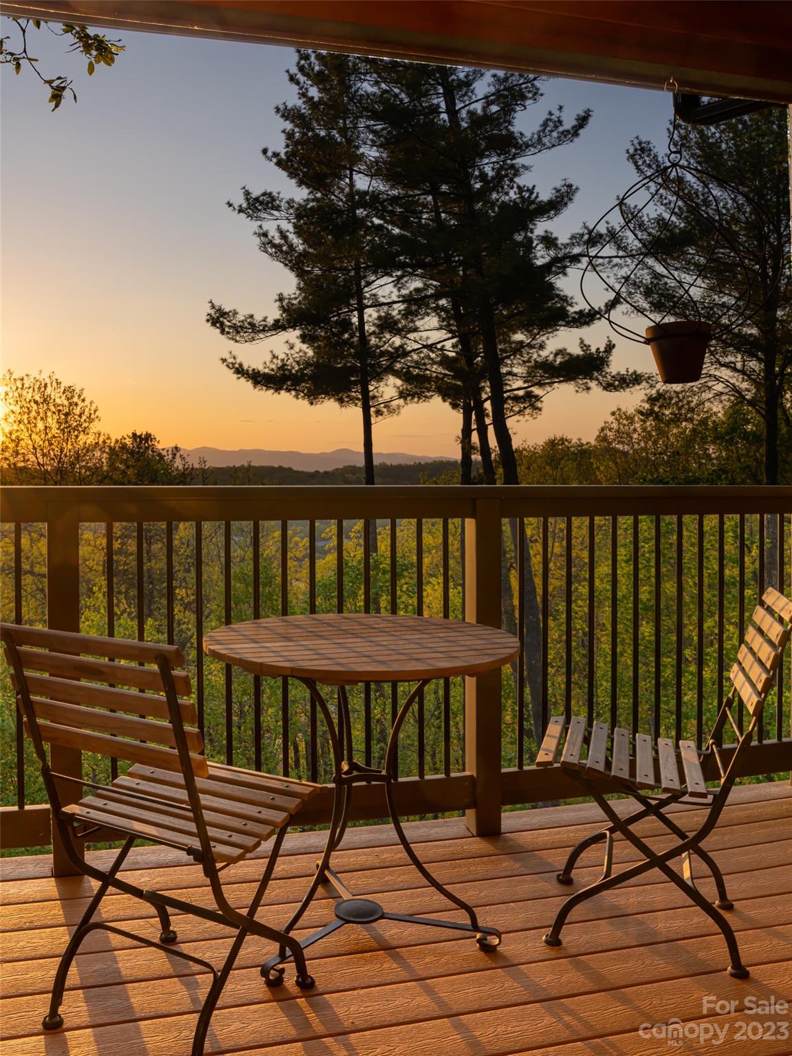 Reynolds Mountain - Residential