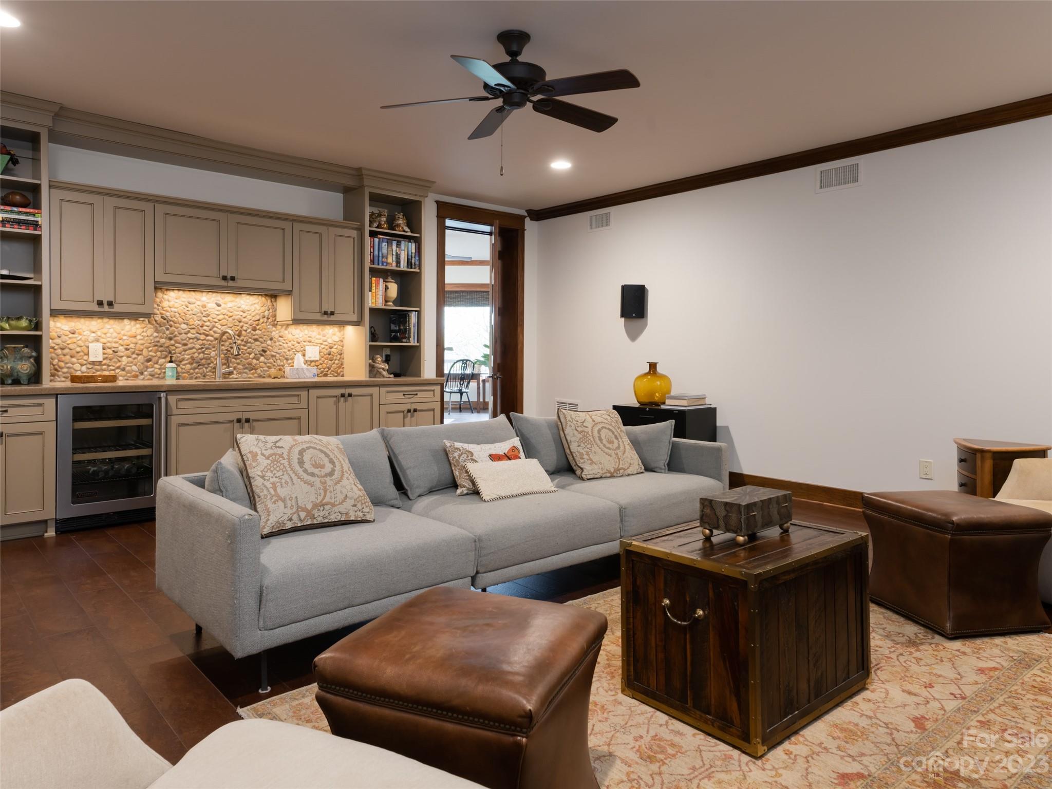 Reynolds Mountain - Residential