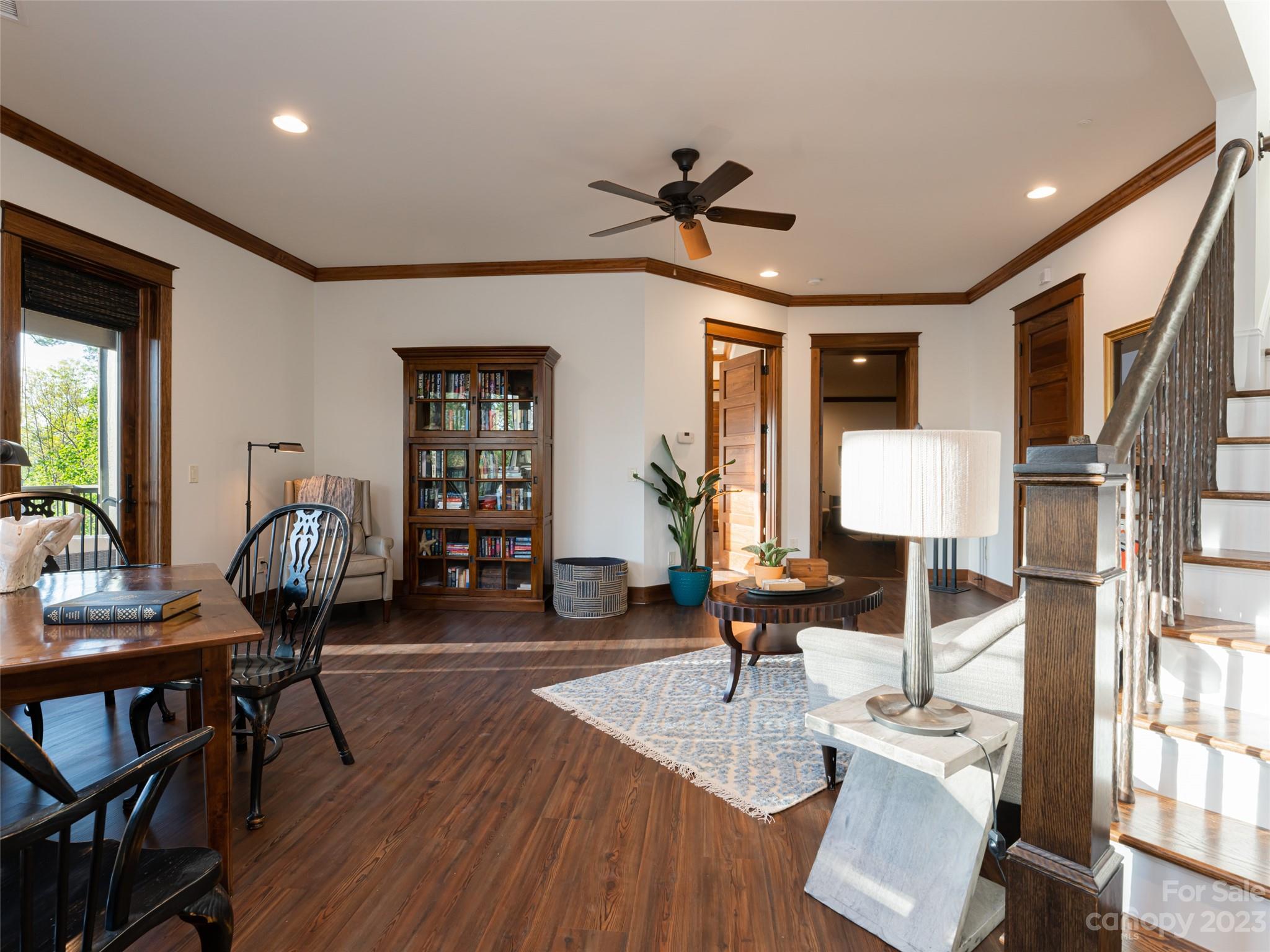 Reynolds Mountain - Residential