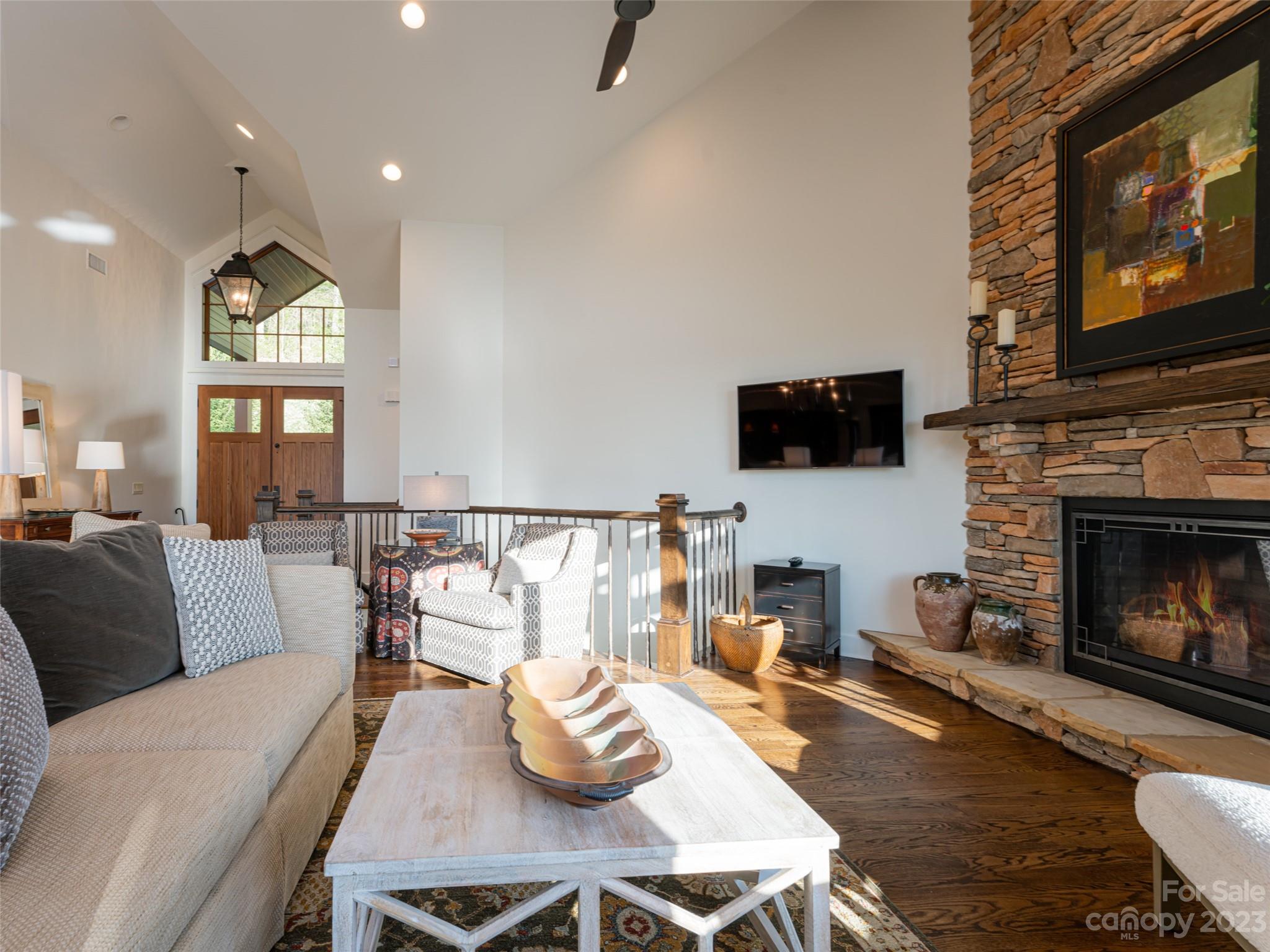 Reynolds Mountain - Residential