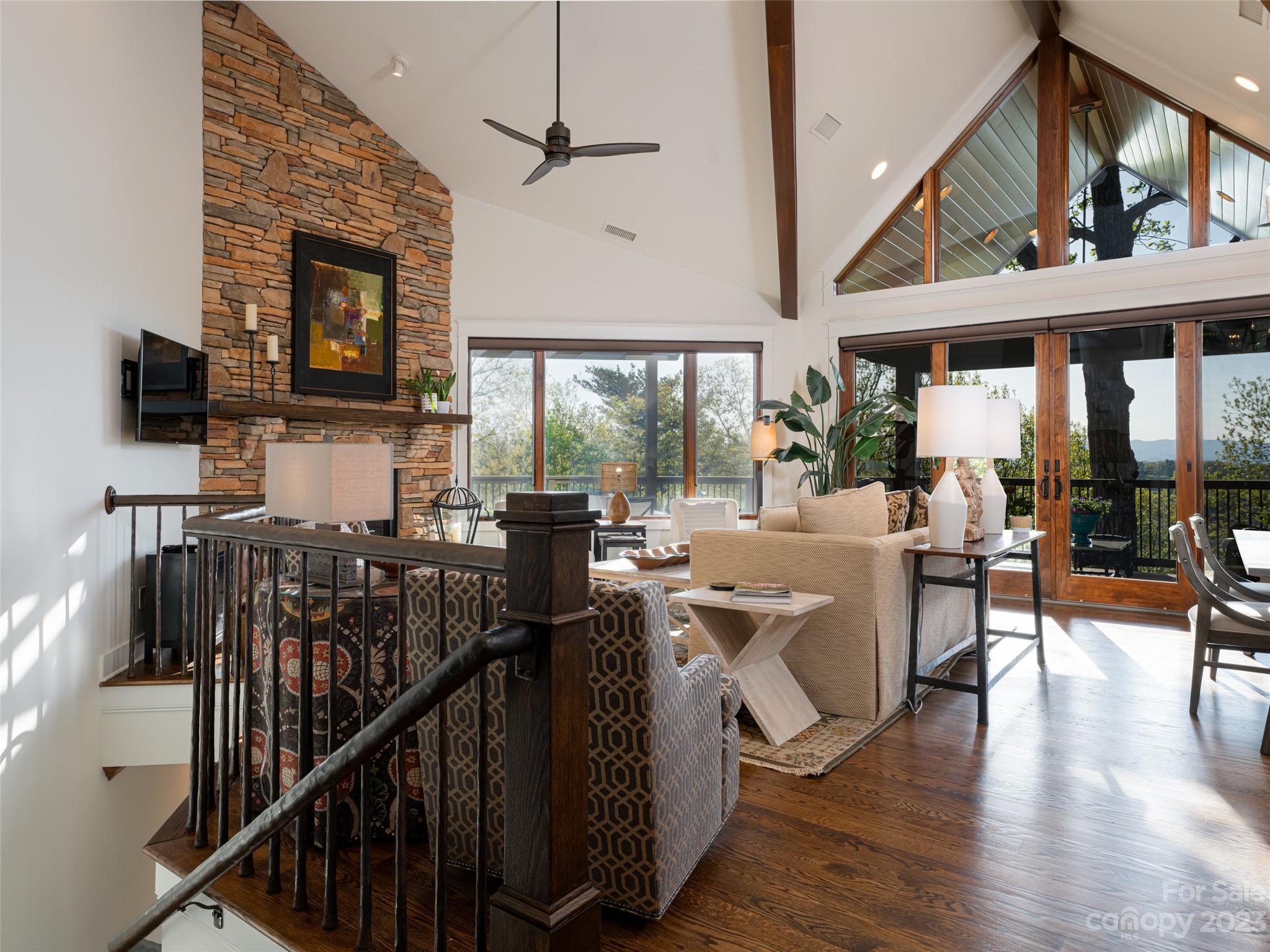 Reynolds Mountain - Residential