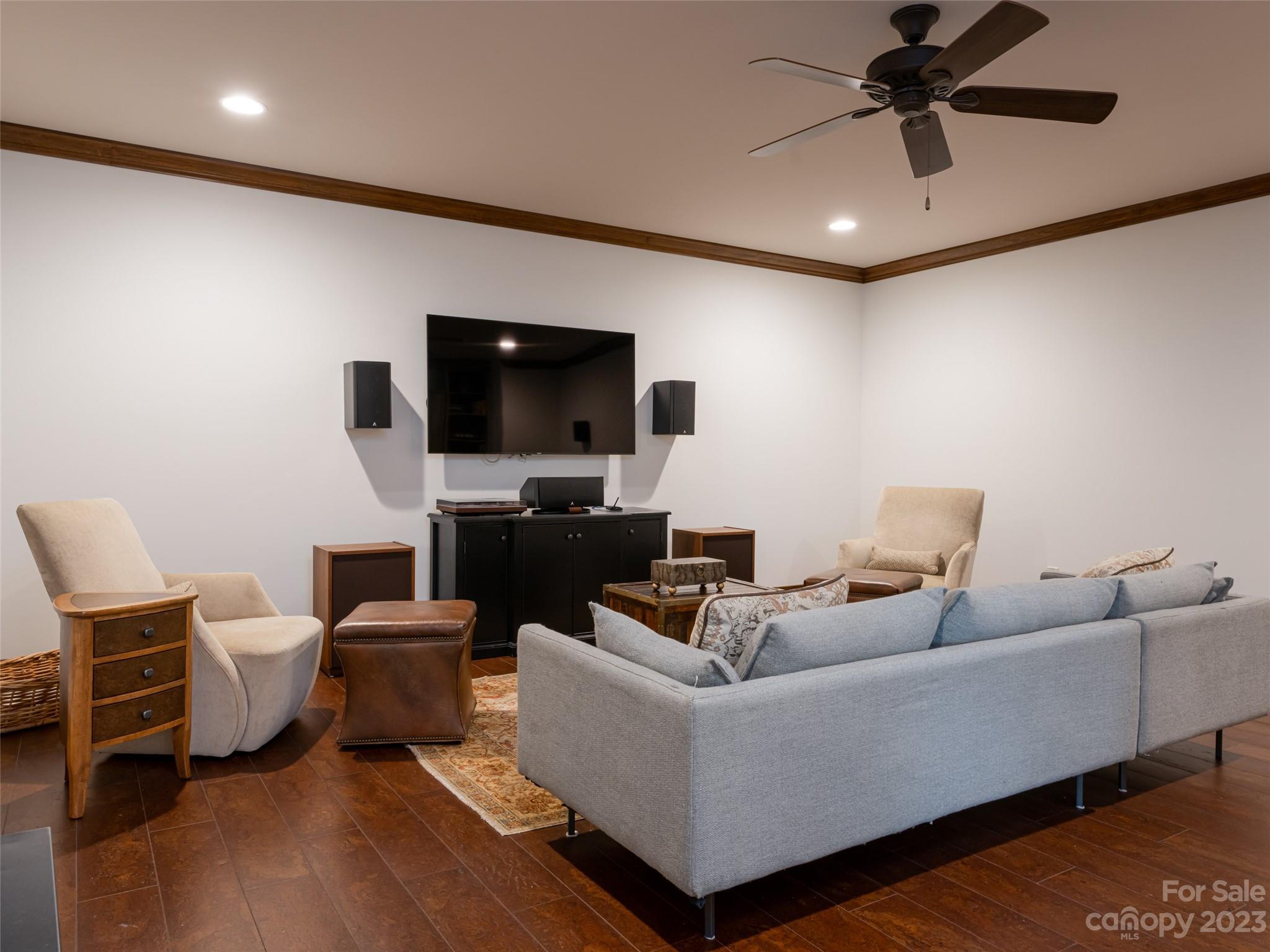 Reynolds Mountain - Residential