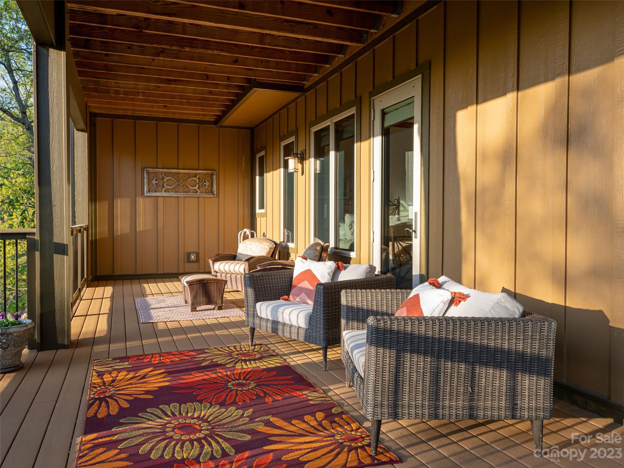 Reynolds Mountain - Residential