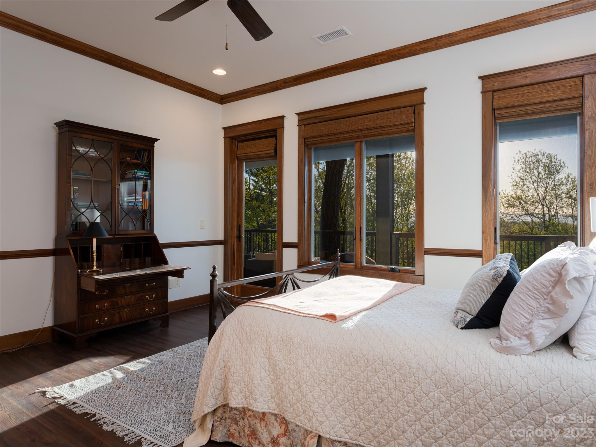 Reynolds Mountain - Residential