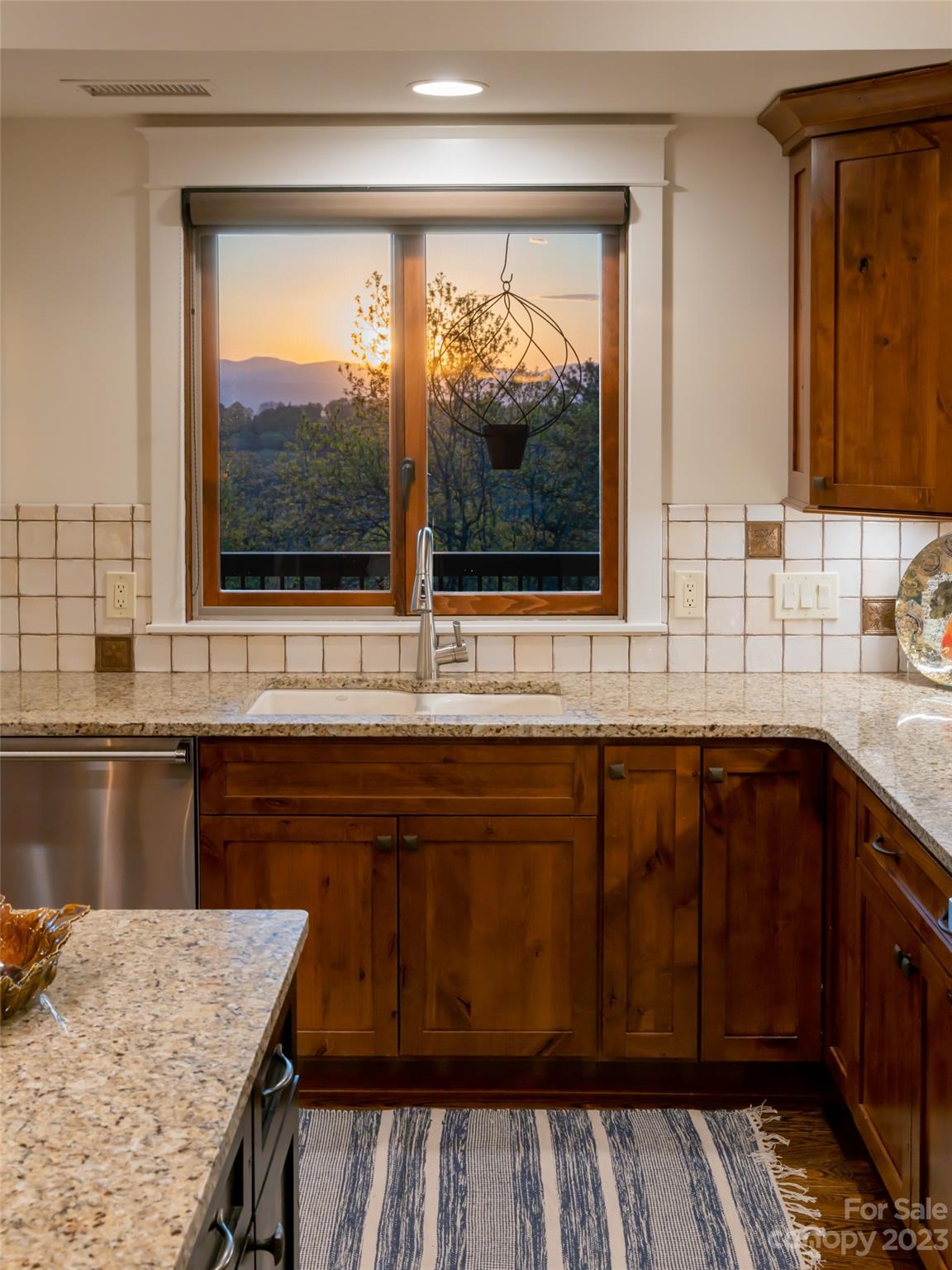 Reynolds Mountain - Residential