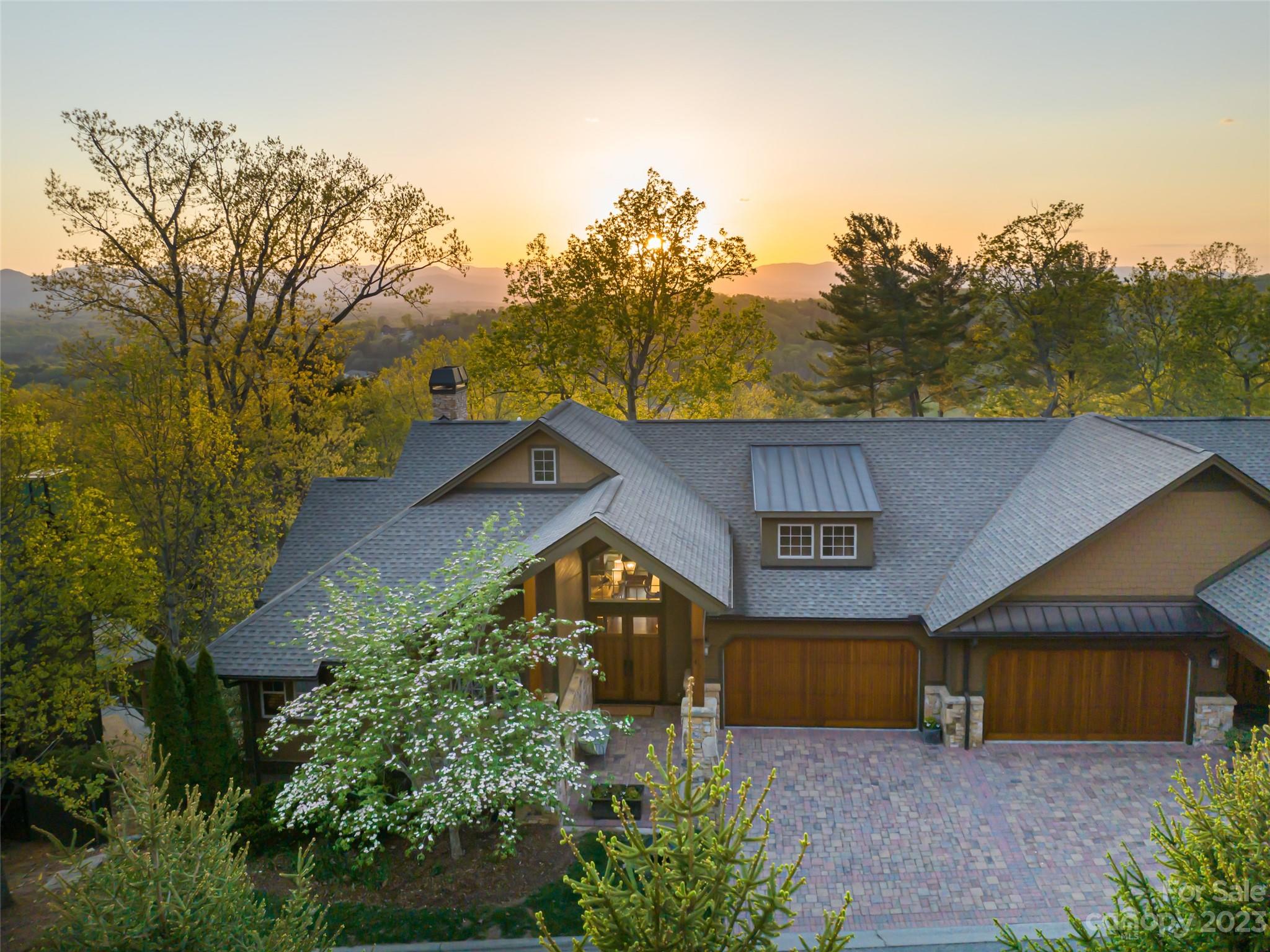 Reynolds Mountain - Residential