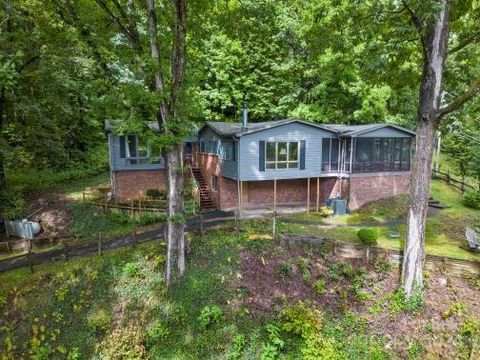 A home in Waynesville