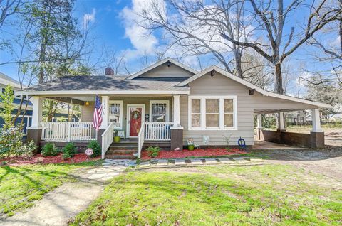 Photo of 512 E Talleyrand Avenue, Monroe, NC 28112 (MLS # 4118910)