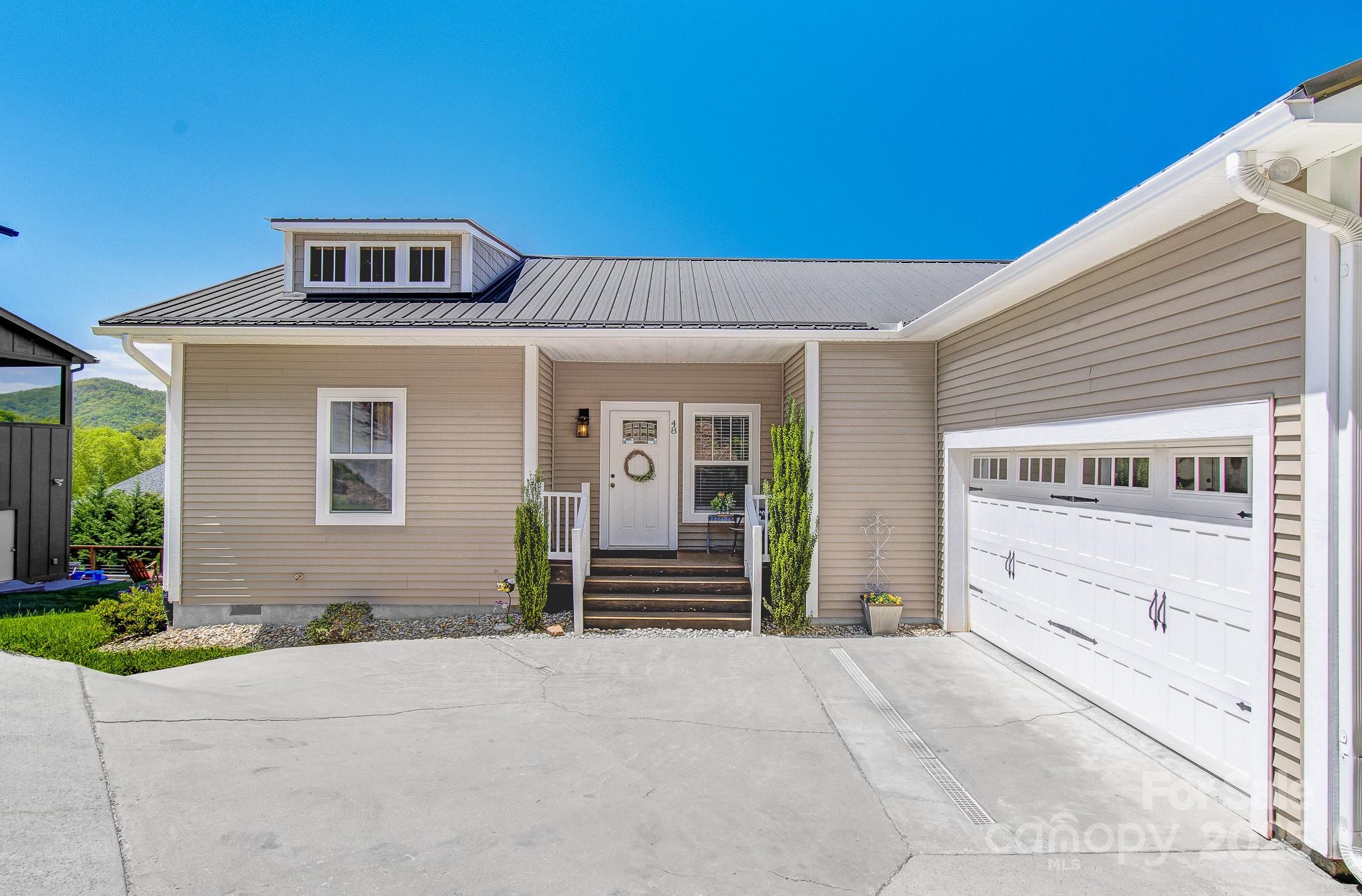 48 Climbing Aster Way