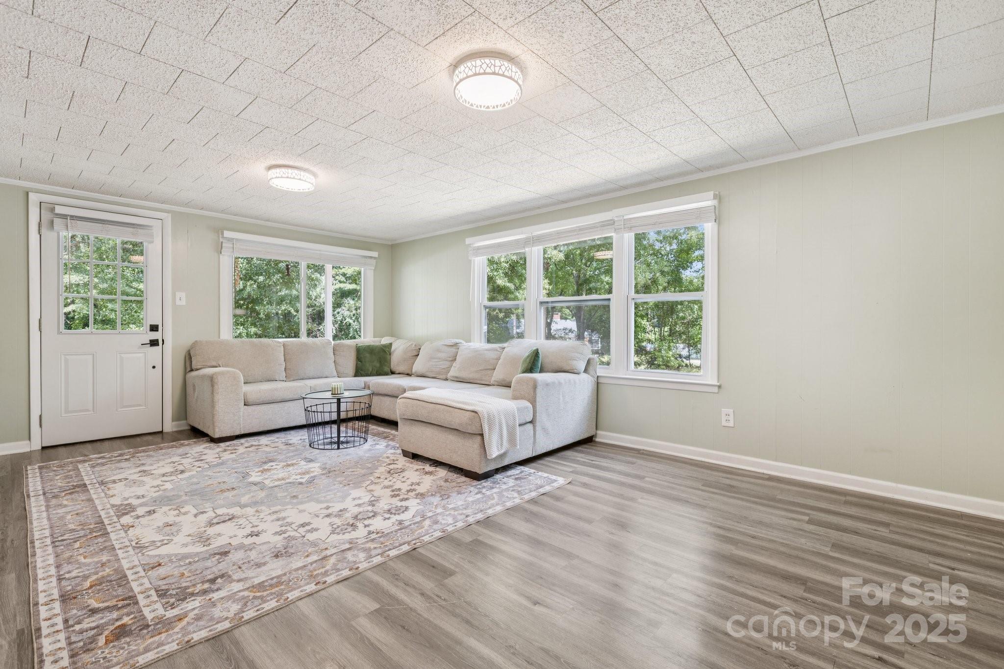 1451 Kings Circle