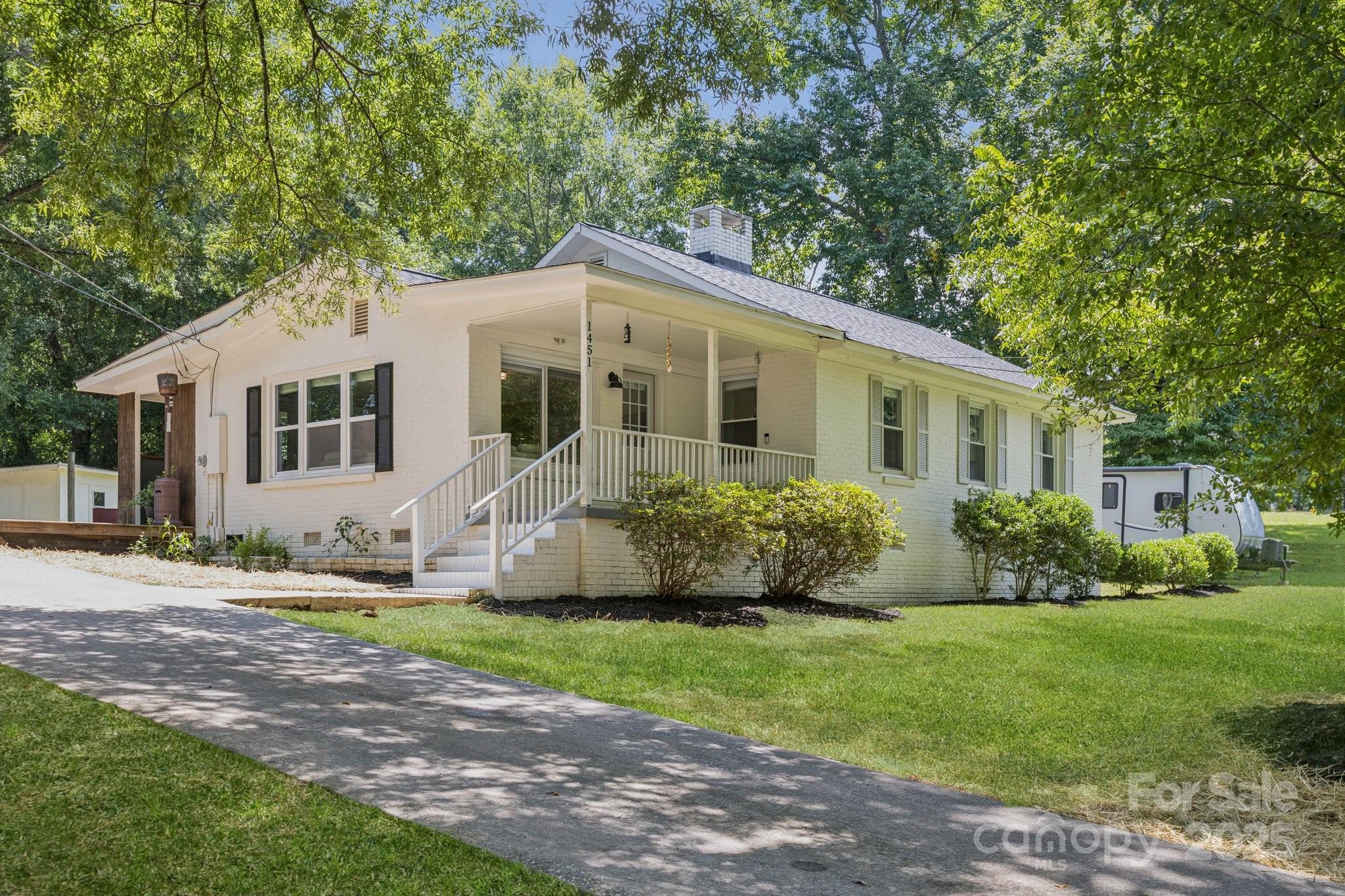 1451 Kings Circle