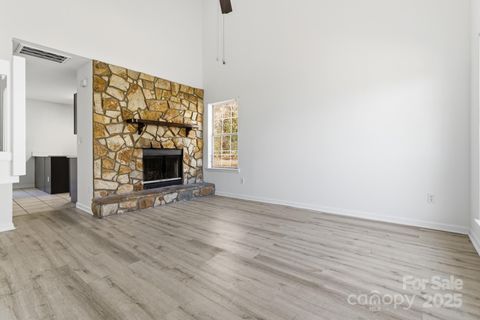 6113 Windsor Gate Lane Charlotte NC 28215