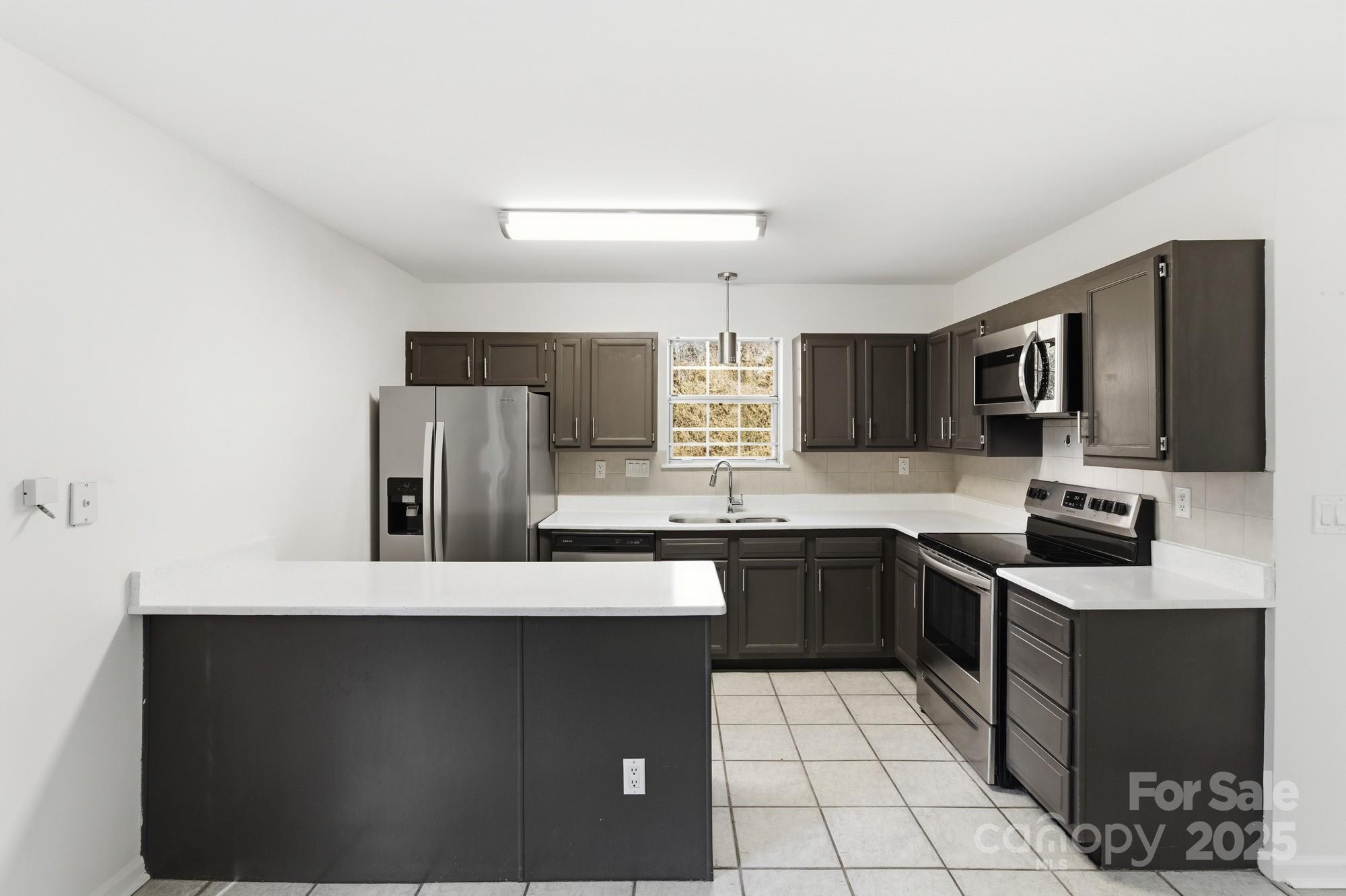 6113 Windsor Gate Lane