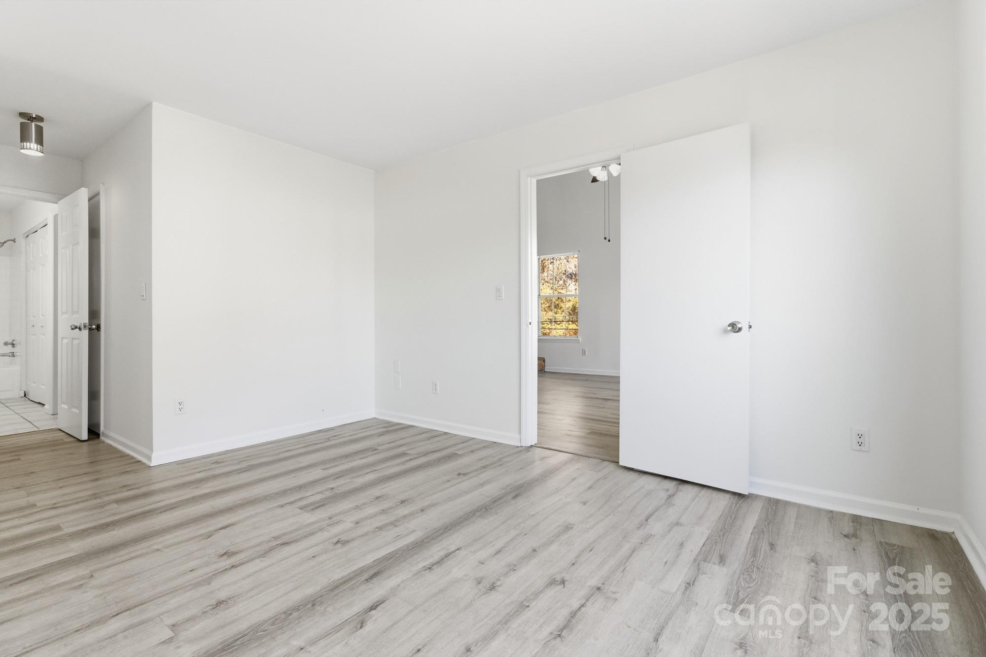 6113 Windsor Gate Lane