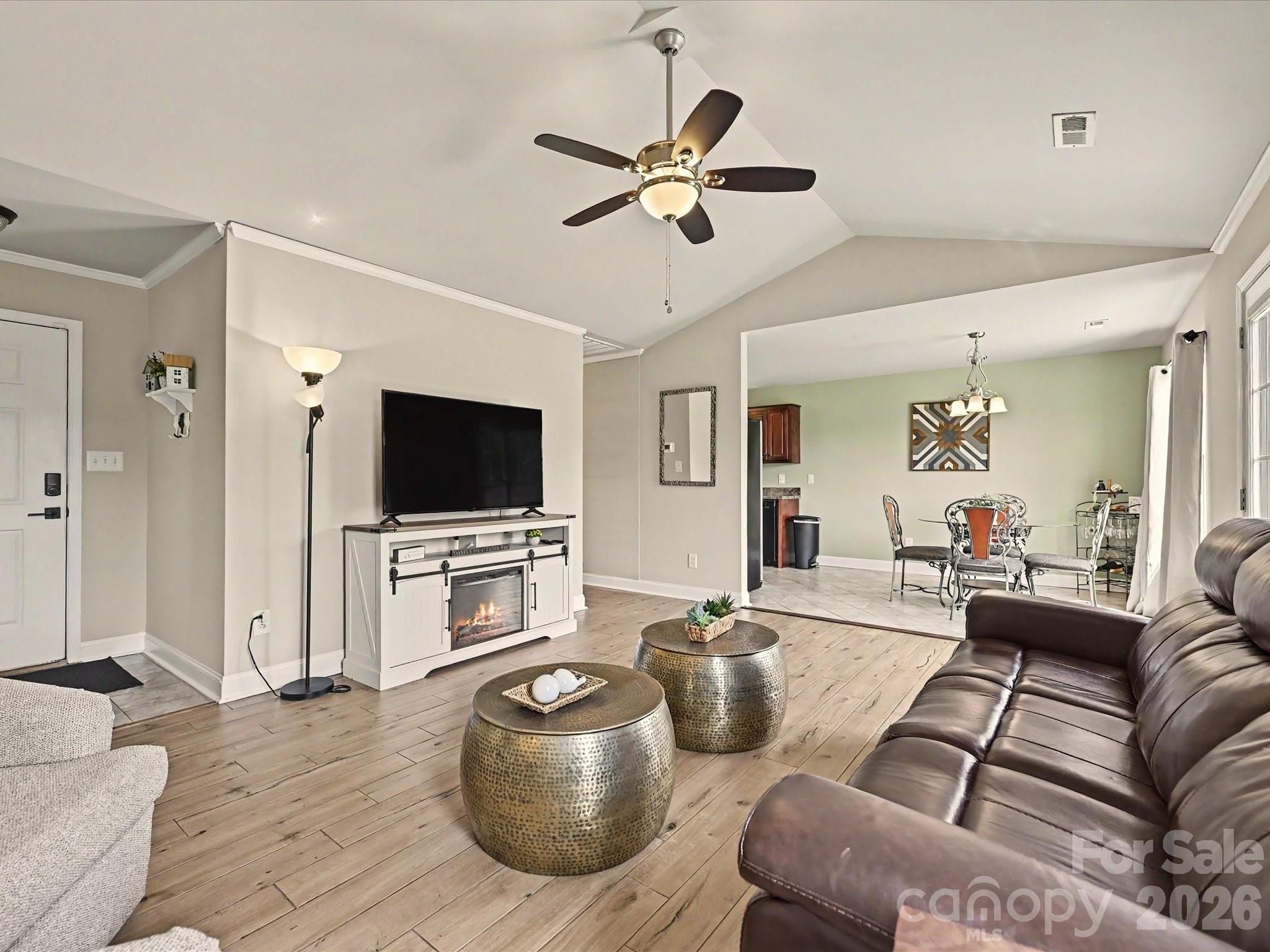 1211 Autumn Cove Cove