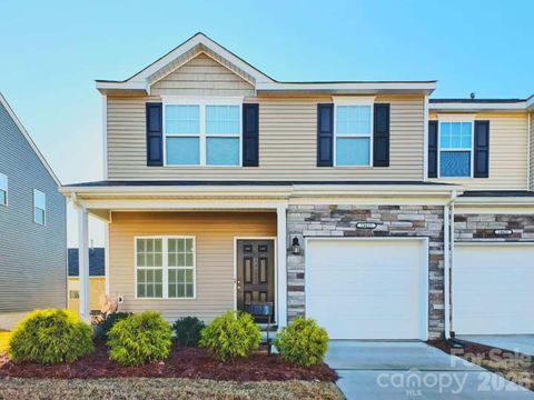 Photo of 14432 Targert Lane, Charlotte, NC 28278 (MLS # 4353977)