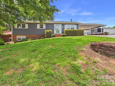 Photo of 19 Pinecrest Court, Taylorsville, NC 28681 (MLS # 4388793)