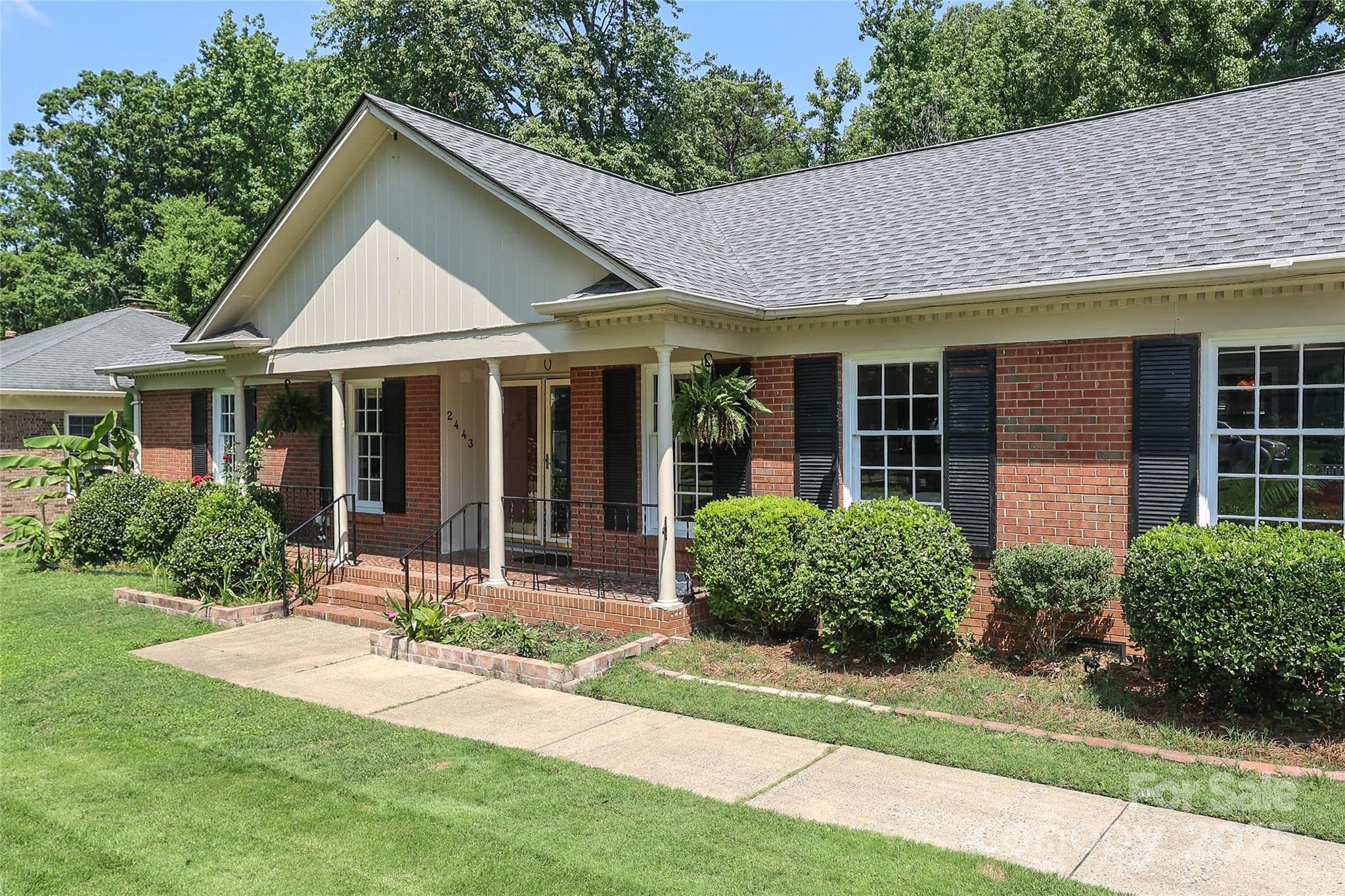 2443 Knickerbocker Drive