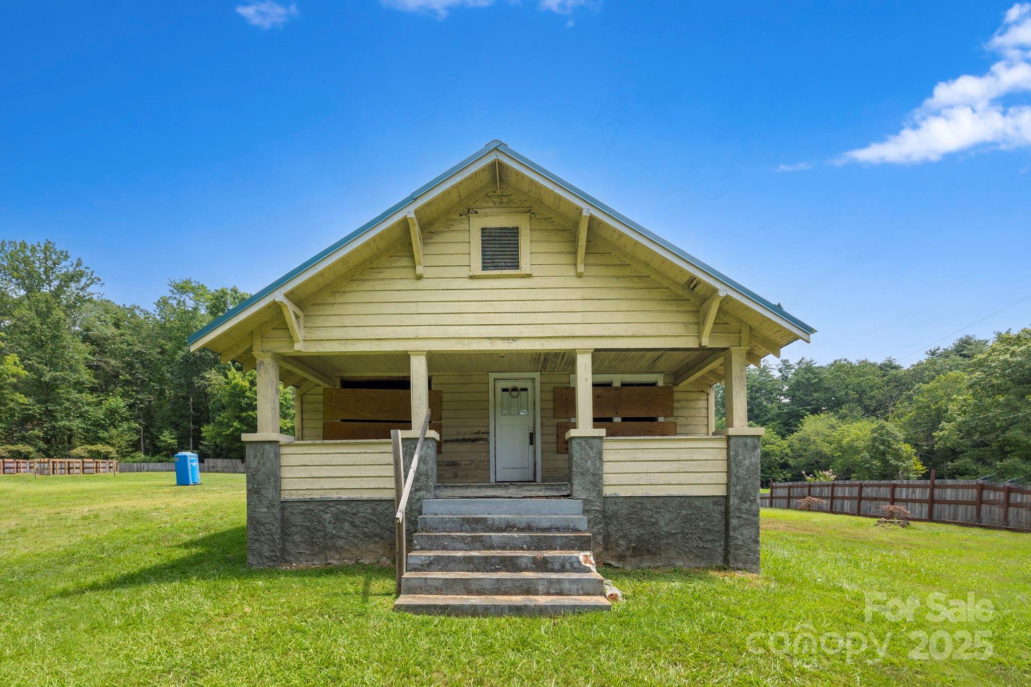 692 Stoney Mountain Road
