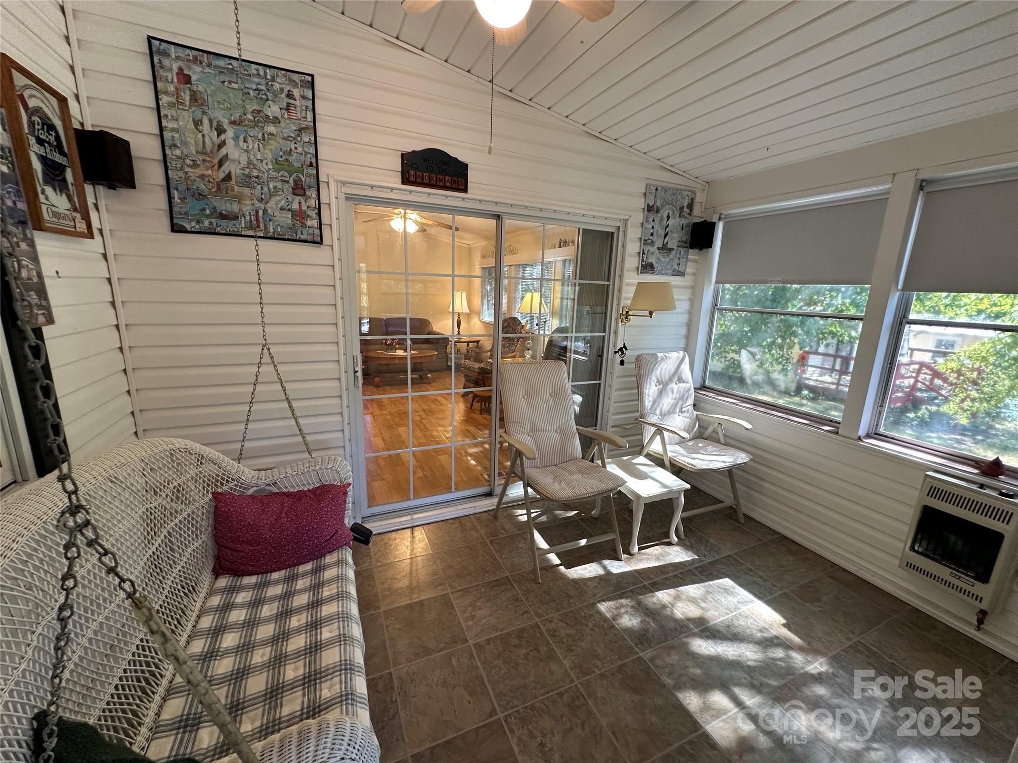 121 S Cardinal Drive