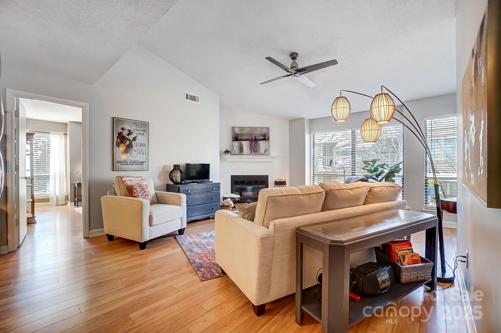 1608 Sharon Road W 56
