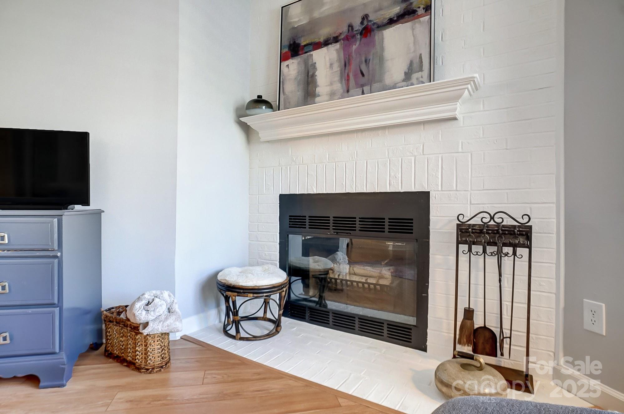1608 Sharon Road W 56