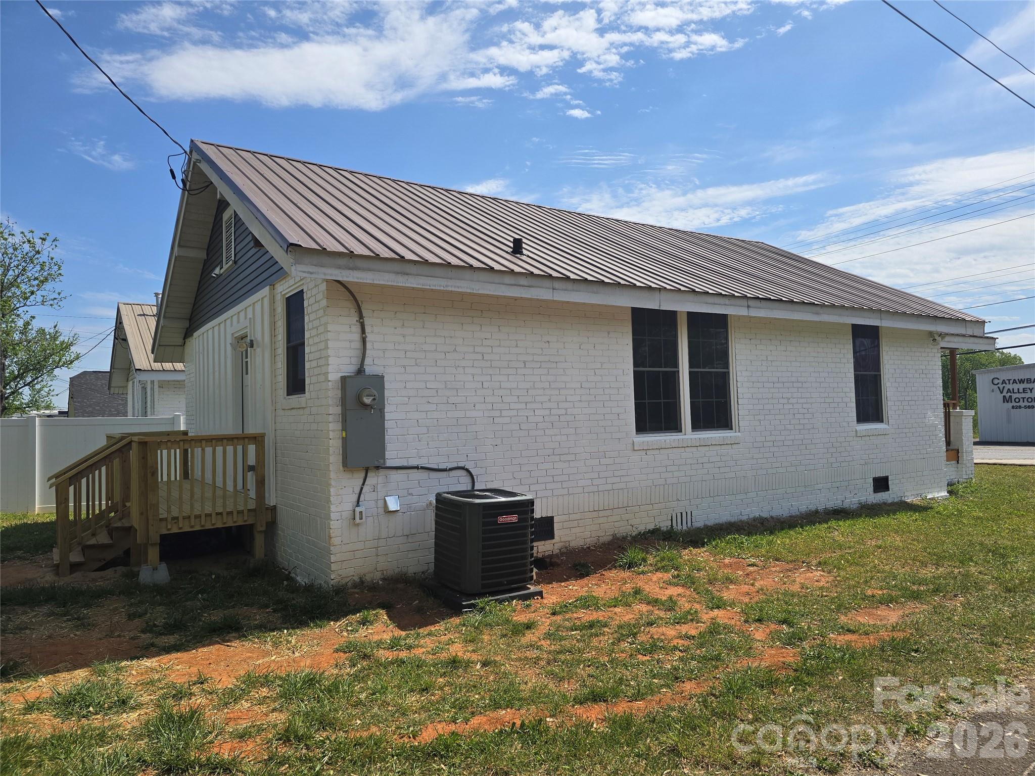 813 Highland Avenue SE