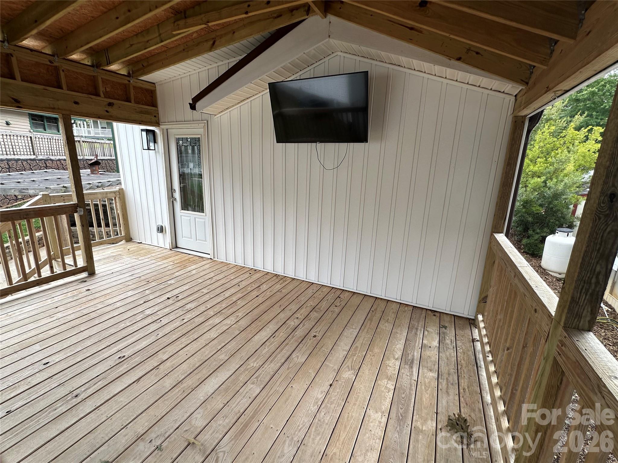 106 Deer Field Drive