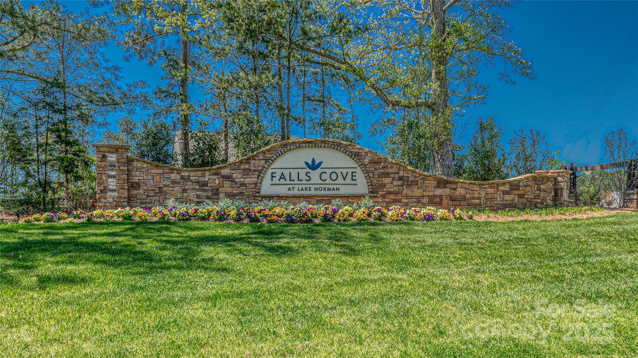 Falls Cove at Lake Norman - Residential