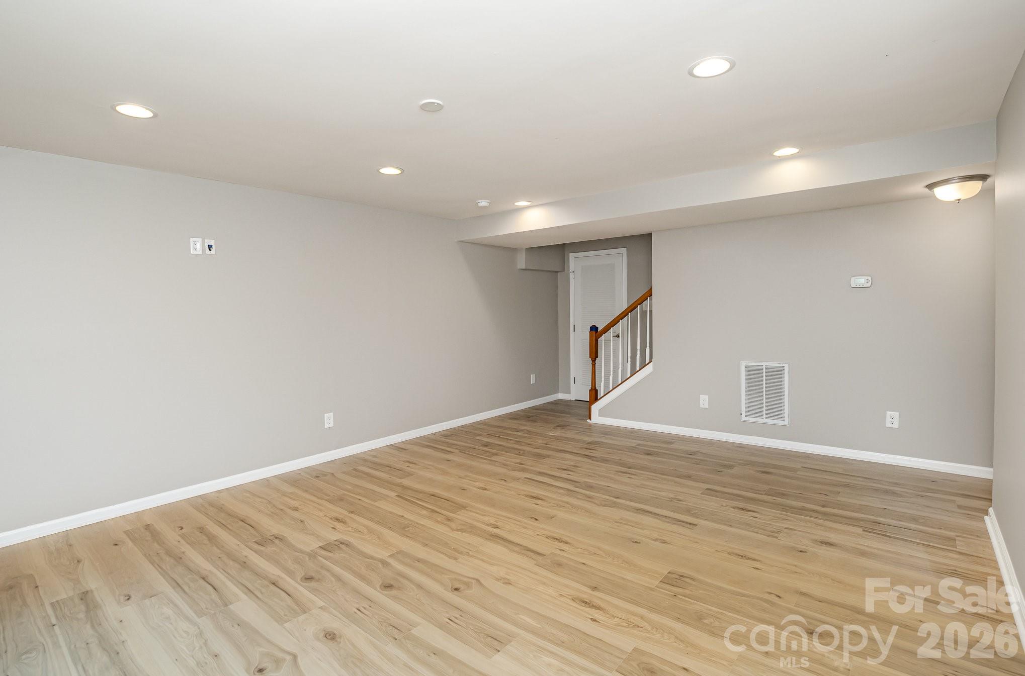 Lake Shore On Lake Wylie - Residential