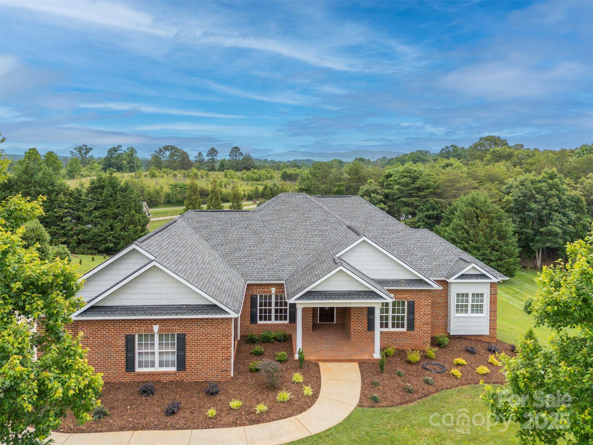 182 Kensington Drive