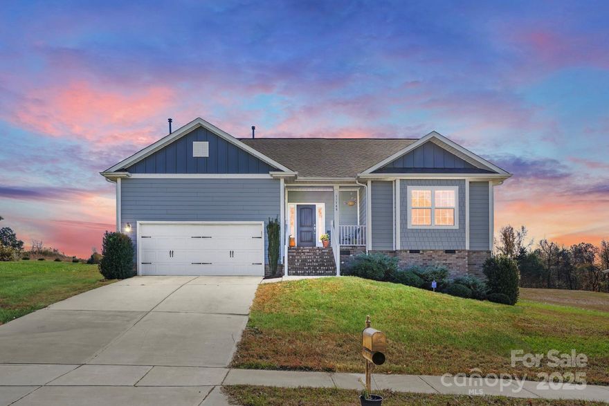 No HOA on a golf course!!! 5 bedroom, 3 bathroom home located in the Red Bridge Golf Club Community. This home features a covered back and front porch, invisible fence, primary bedroom on the main floor, fireplace in the living room, gas range, and the garage opens into the mud room/laundry room. This conveniently located home is literally minutes away from Rocky River Vineyards, shopping, dining, Walmart, Starbucks, and more! The second story features a large bonus room, bedroom and a full bathroom. Come out and see this amazing home in a great community!!