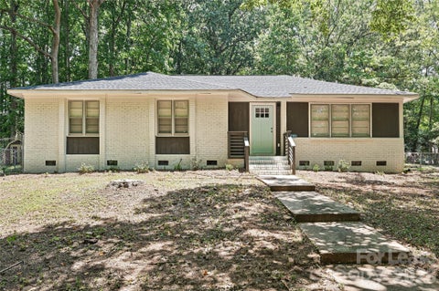 Photo of 5121 Farm Pond Lane, Charlotte, NC 28212 (MLS # 4422639)
