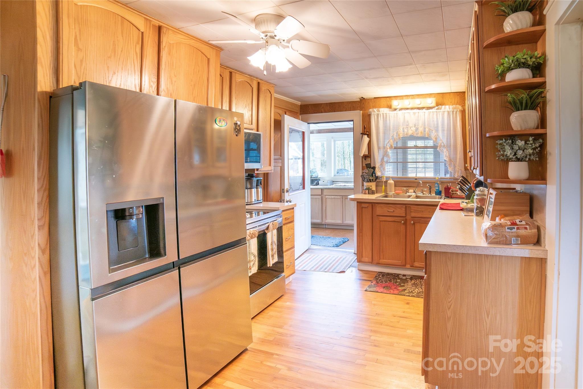 Lenoir, North Carolina 28645, United States, 3 Bedrooms Bedrooms, ,2 BathroomsBathrooms,Residential,Active,251413