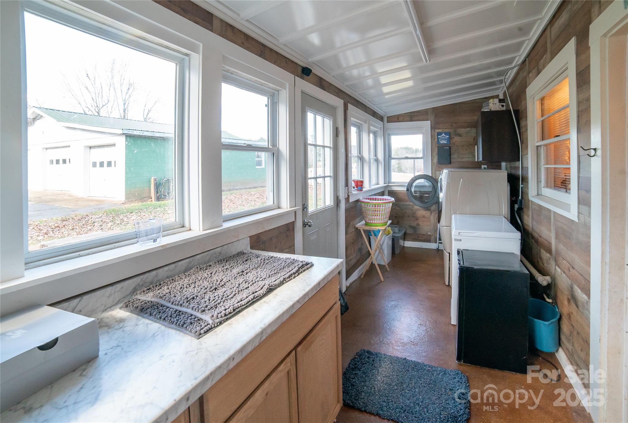 Lenoir, North Carolina 28645, United States, 3 Bedrooms Bedrooms, ,2 BathroomsBathrooms,Residential,Active,251413