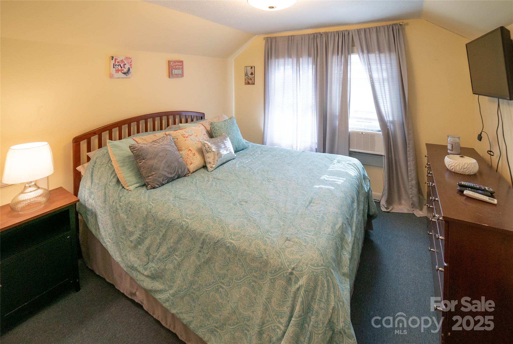 Lenoir, North Carolina 28645, United States, 3 Bedrooms Bedrooms, ,2 BathroomsBathrooms,Residential,Active,251413