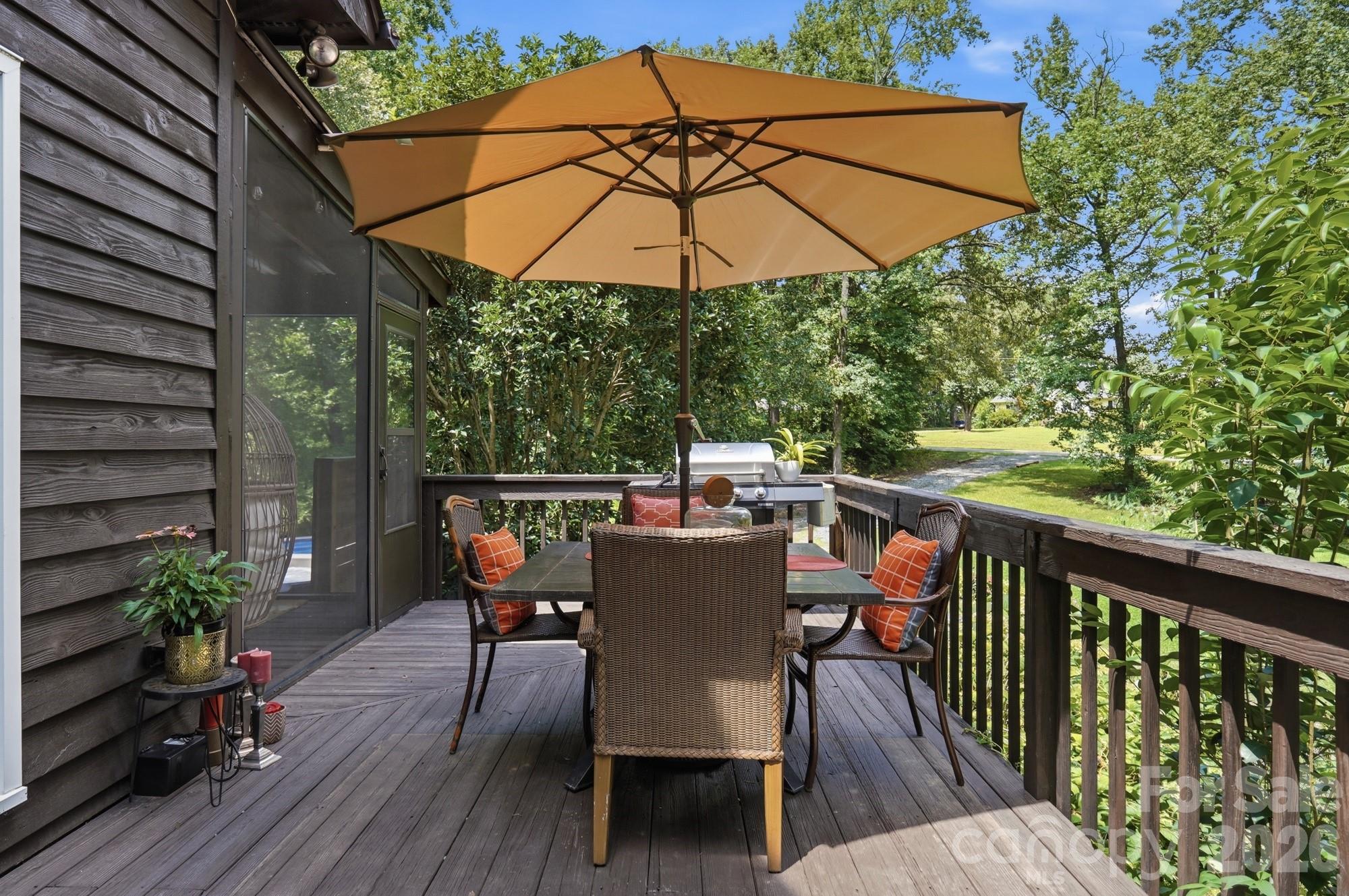 141 Oak Leaf Lane