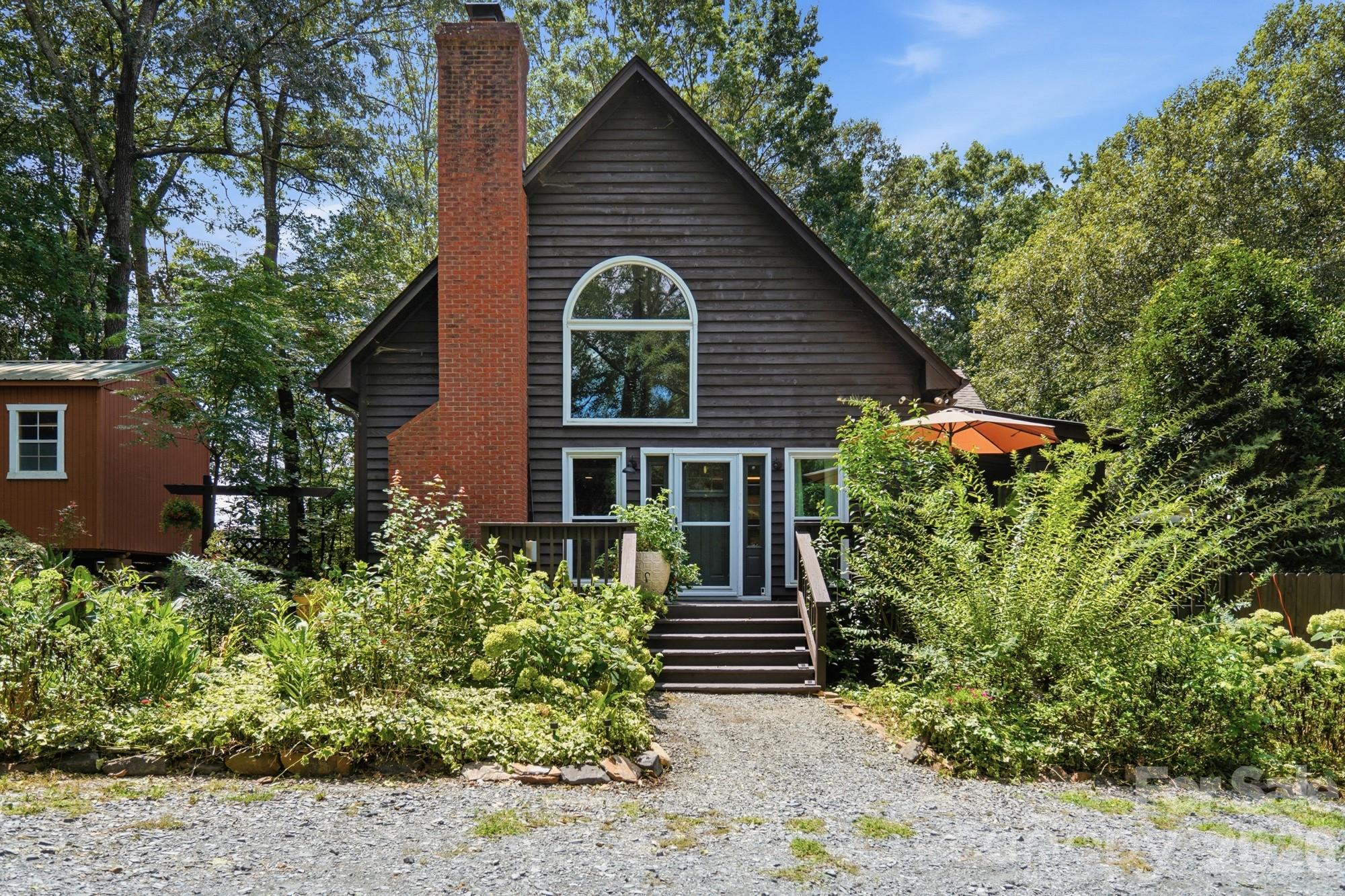 141 Oak Leaf Lane