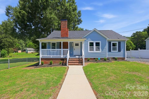 Photo of 1508 Old Charlotte Road, Albemarle, NC 28001 (MLS # 4391406)